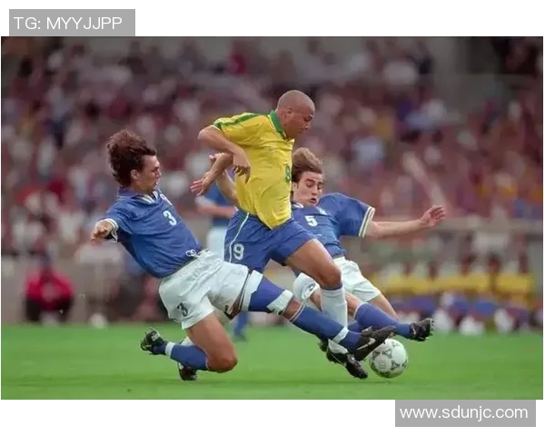 我对中国足球明星的热爱与他们在赛场上的精彩表现