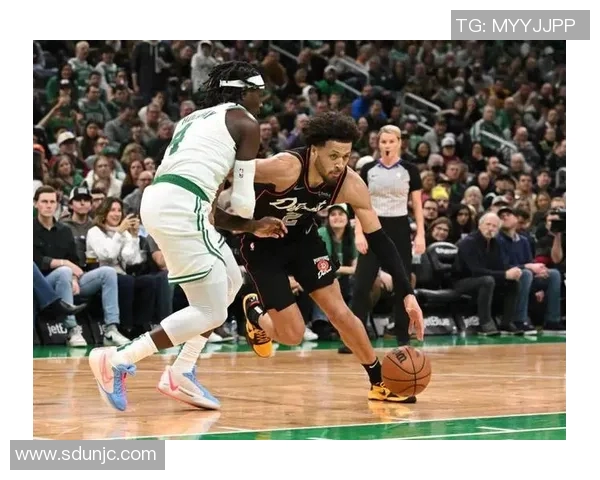 活塞惨遭28连败创历史新低主帅辞职球员泪流满面难掩失落 活塞惨遭28连败创历史新低主帅辞职球员泪流满面难掩失落